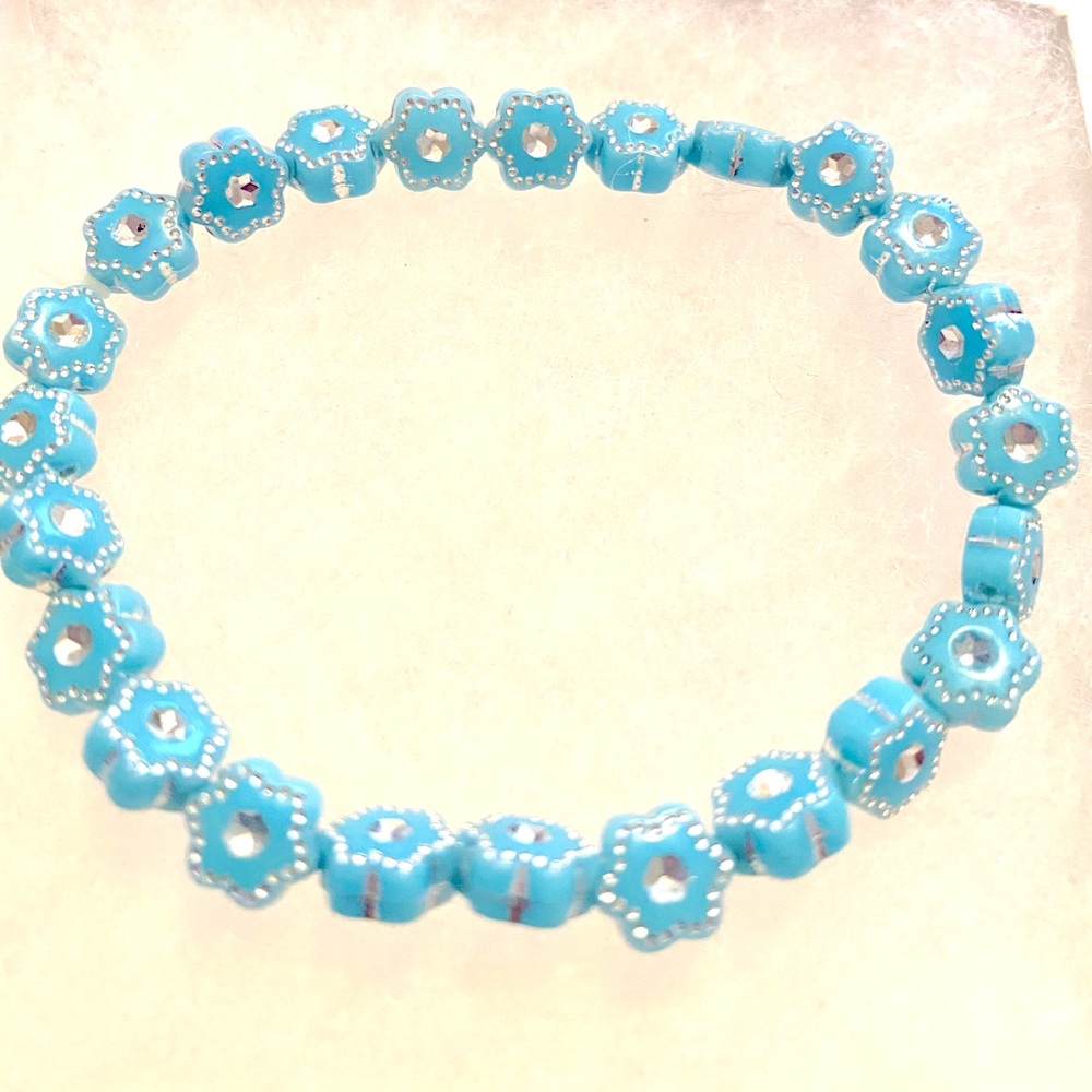 Pretty Light Blue Stretch Bracelet 🎊